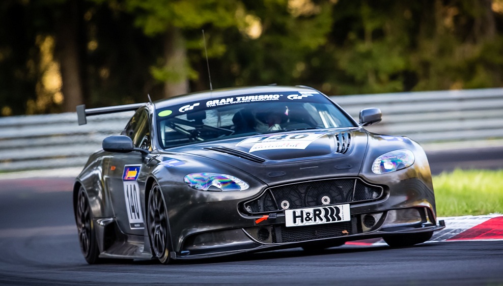 爱游戏大厅-阿斯顿马丁完胜索伯车队，诺里斯扛起全队